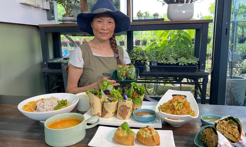 素食媽咪Annie善用農場內的新鮮食材，炮製出多款美味有營素菜。